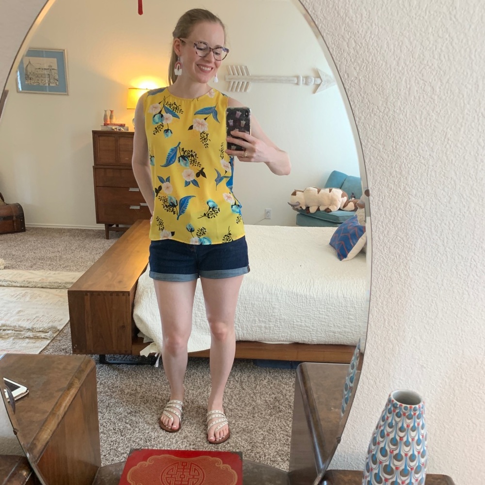 Floral Sleeveless Blouse - Picture 6 of 7